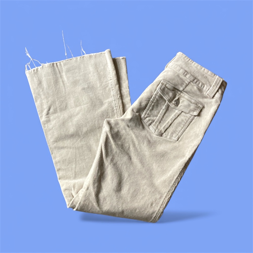 Forever 21 Cream Flared Corduroy Jeans Size Large EUC - Picture 3 of 6